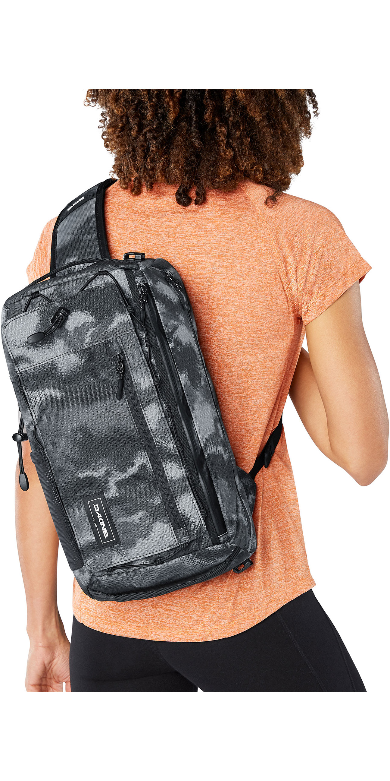 dakine sling pack