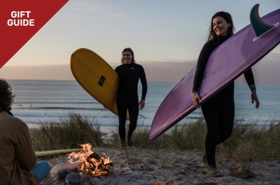Guía de regalos de Navidad de Nyord con neoprenos, ponchos cambiadores y accesorios de agua fría