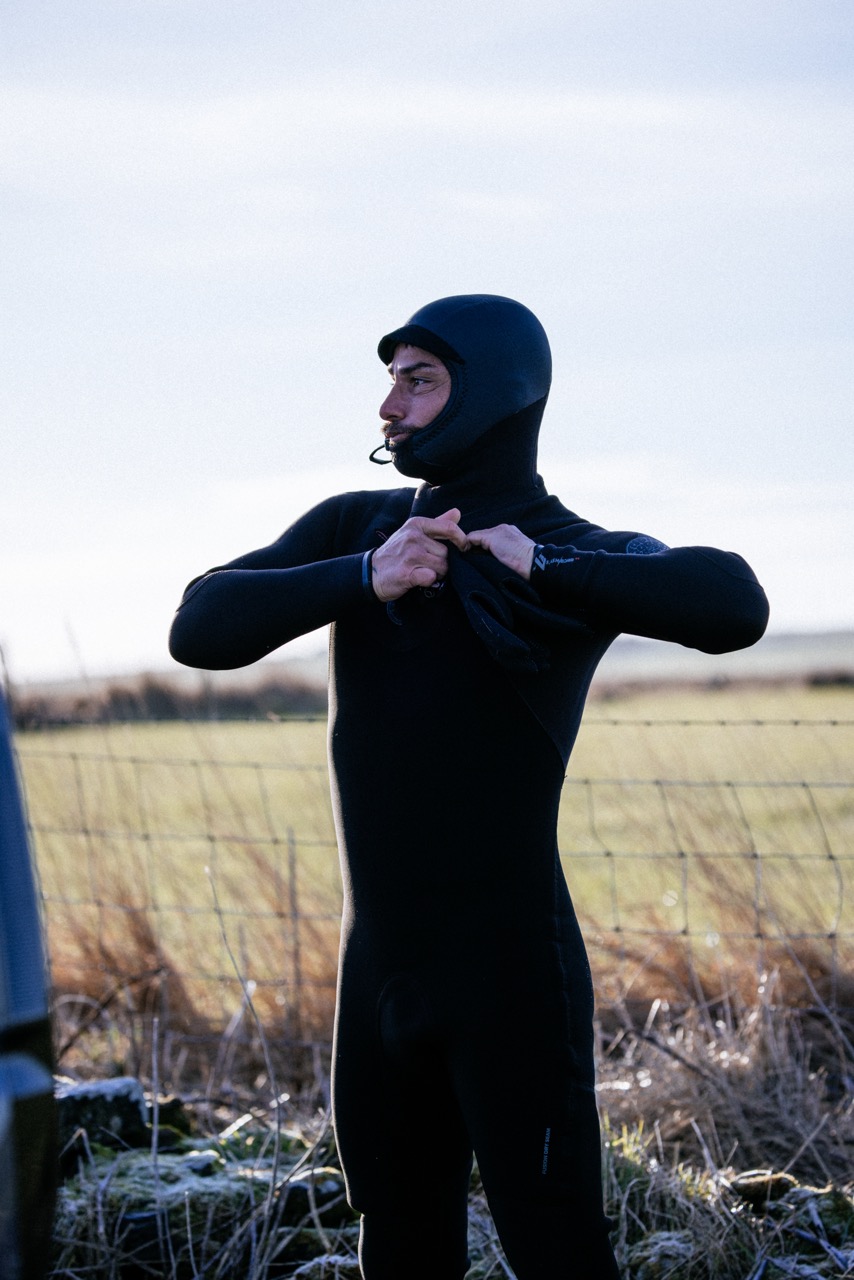 Chest zip hooded wetsuit