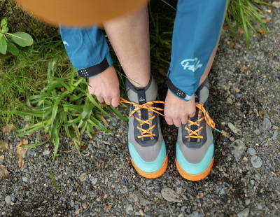 Bota Palm Gradient 3.0 en color Sherbet y Turquoise, con suela Vibram Idrogrip y collarín de neopreno