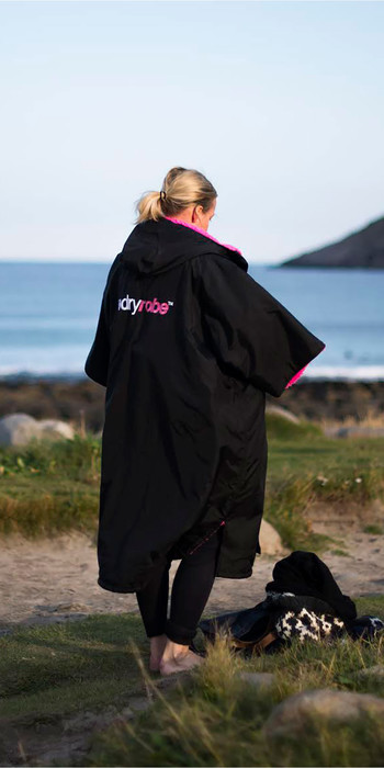 2021 Dryrobe Advance Long Sleeve Premium Outdoor Change Robe / Poncho DR104 - Black / Pink
